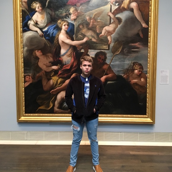 Meet your Posher, Andrew - Picture 1 of 1